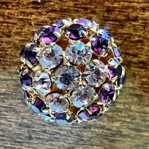 Very Vintage stunning clip-on earrings